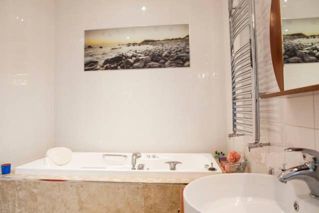 Bed and Breakfast Arvalee Retreat With Outdoor Hottub Ома Экстерьер фото